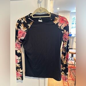 Women’s Large Billabong Long Sleeved Swim Shirt